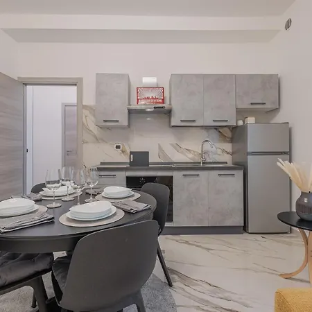 Petit House * Rome