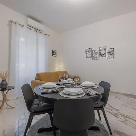 דירה Petit House