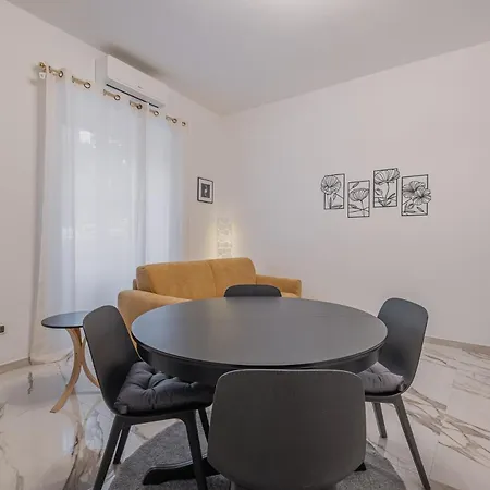 Petit House